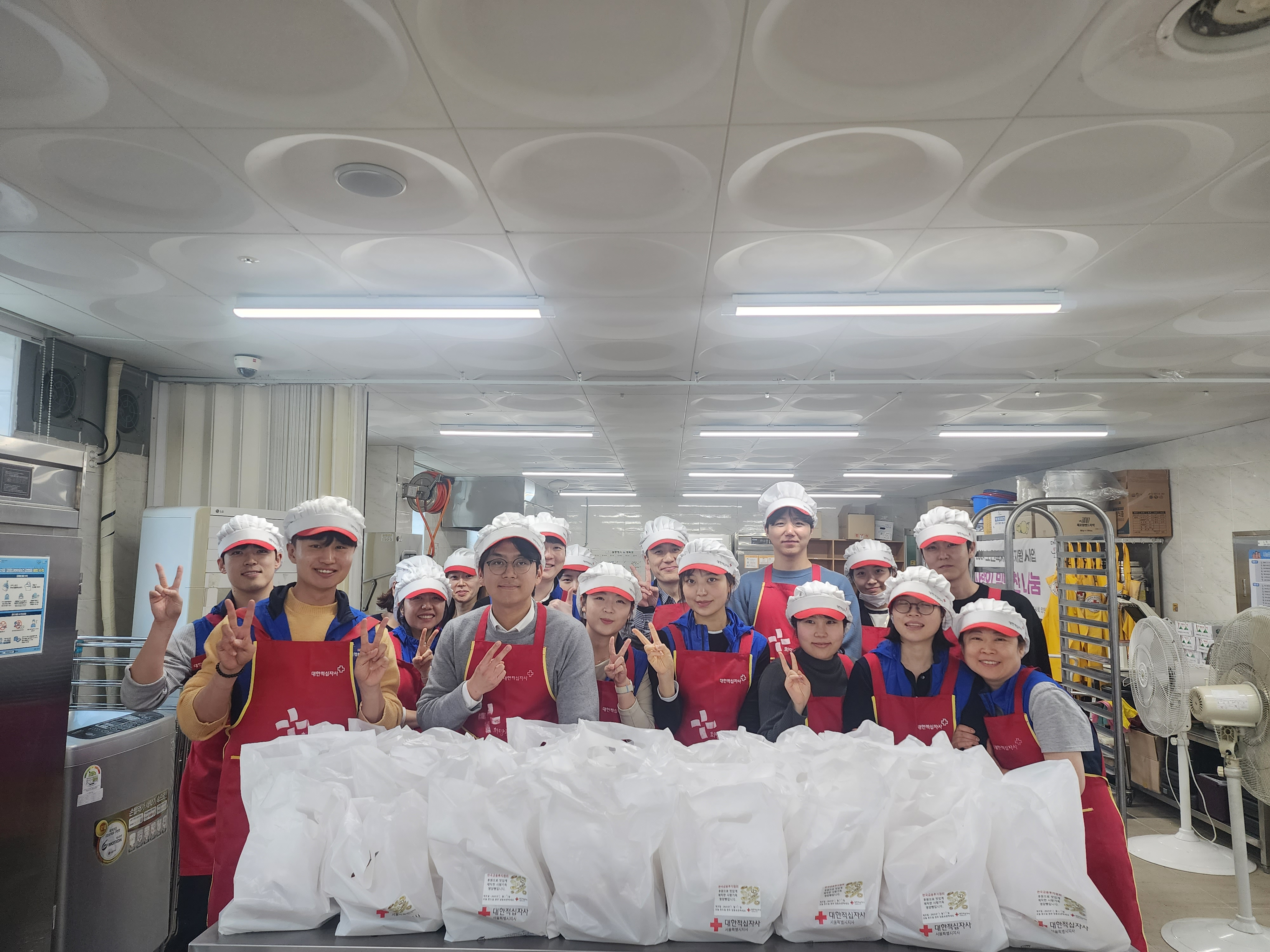 (2025년) 금융투자협회, 3회에 걸쳐 소외 이웃 위한 ‘사랑의 제빵 나눔’ 봉사 진행… “따뜻한 자본시장 실천” 사진